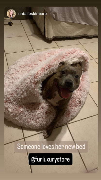 Cozy cocoon-style dog bed®