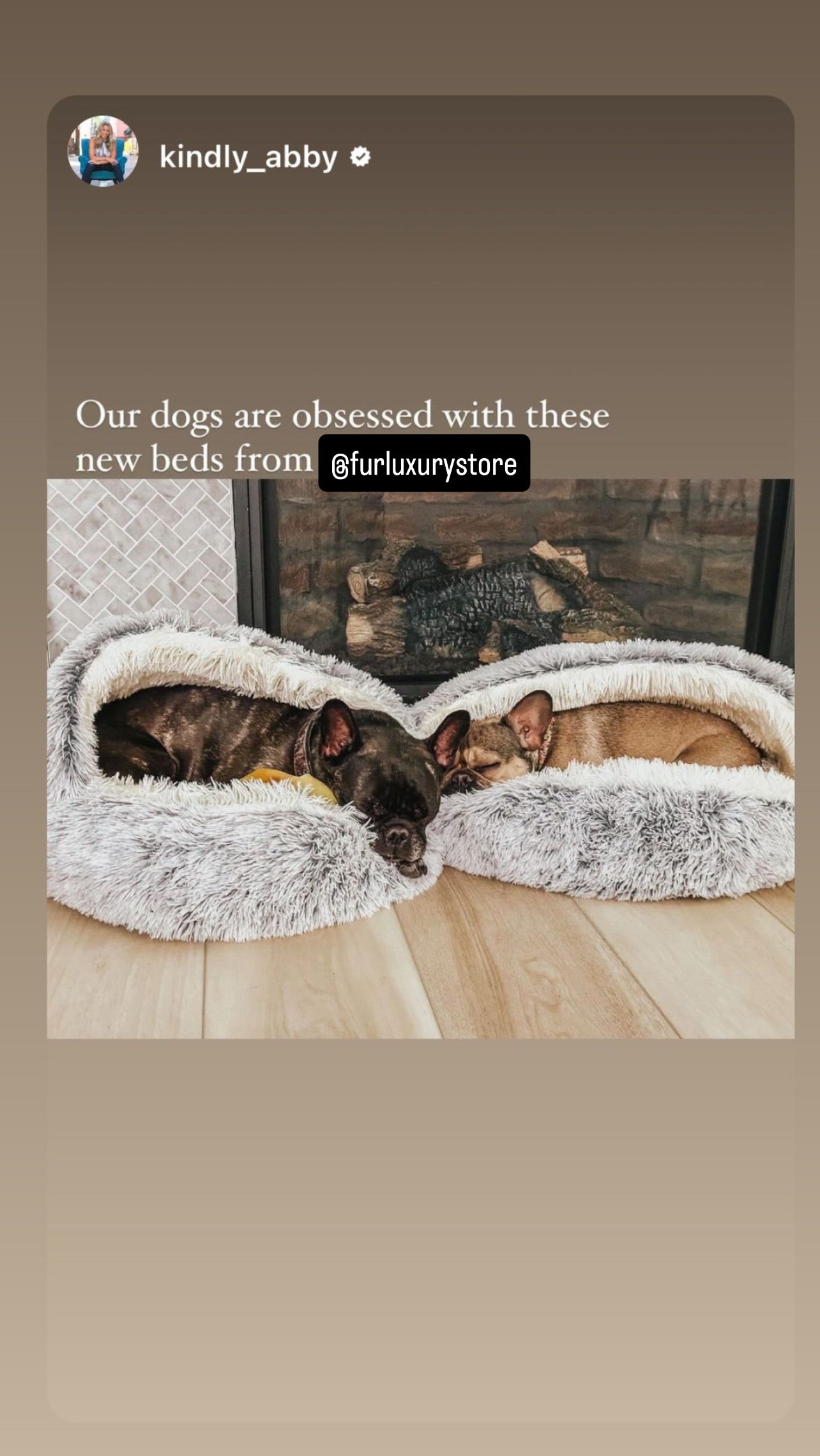 Cozy cocoon-style dog bed®