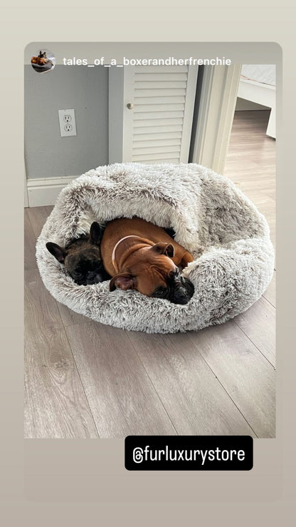 Cozy cocoon-style dog bed®